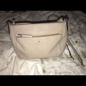 KATE SPADE COBBLE HILL LITTLE CURTIS PURSE-beige